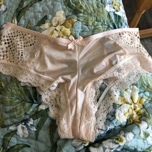 🌸NWT VICTORIA’S SECRET PANTIES!🌸
